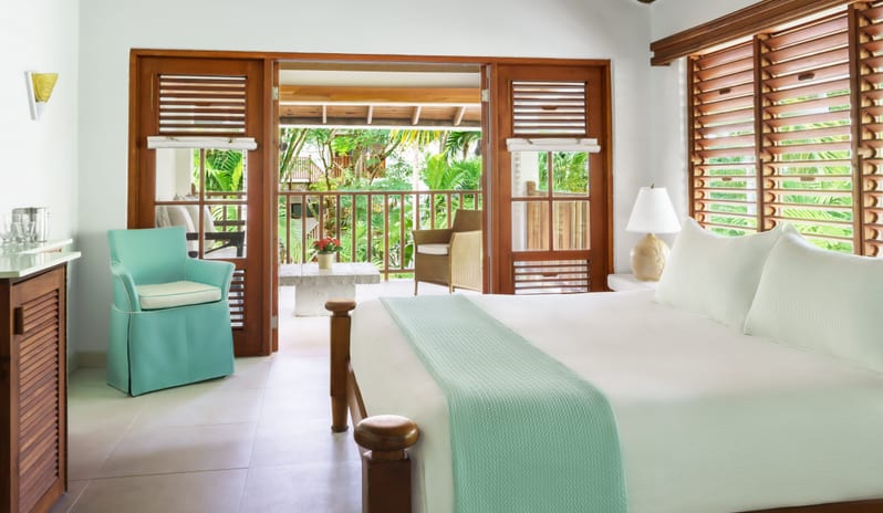 Couples Swept Away-Garden Verandah_2_439